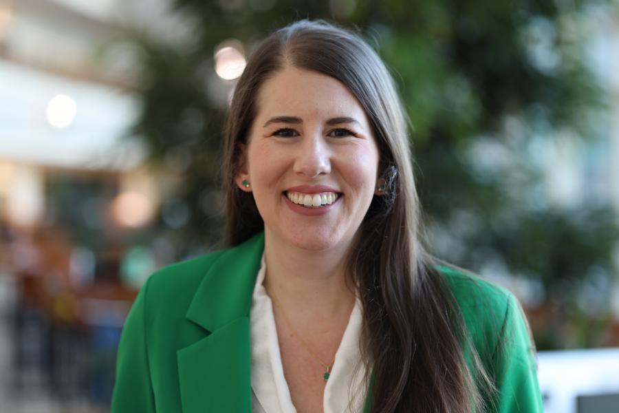 Headshot of Sarah Schnitker in the Baylor Sciences Building.